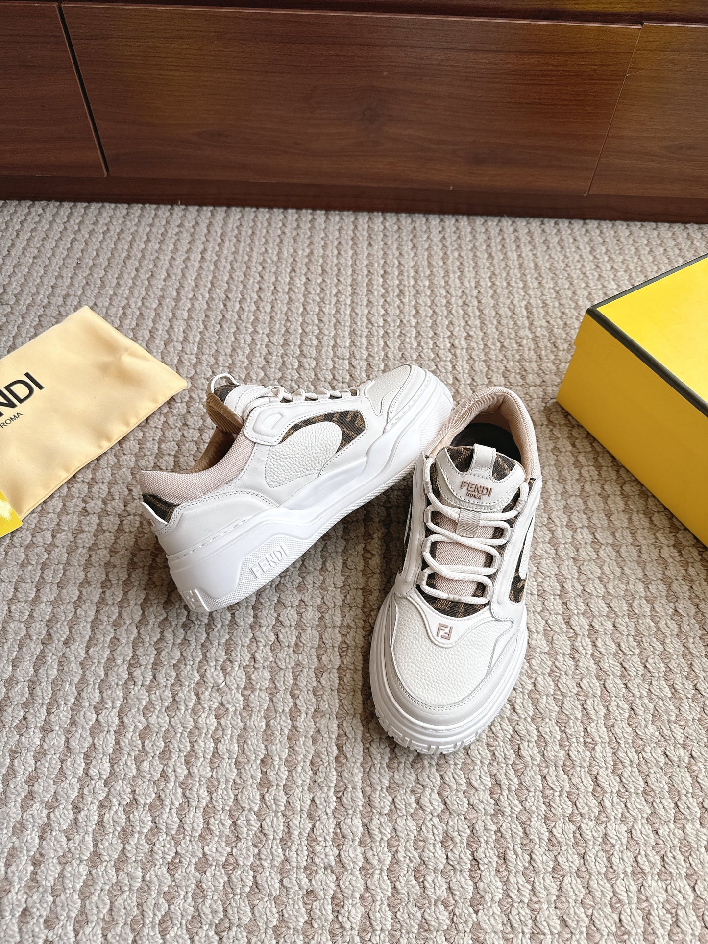 Fendi Force Light Grey