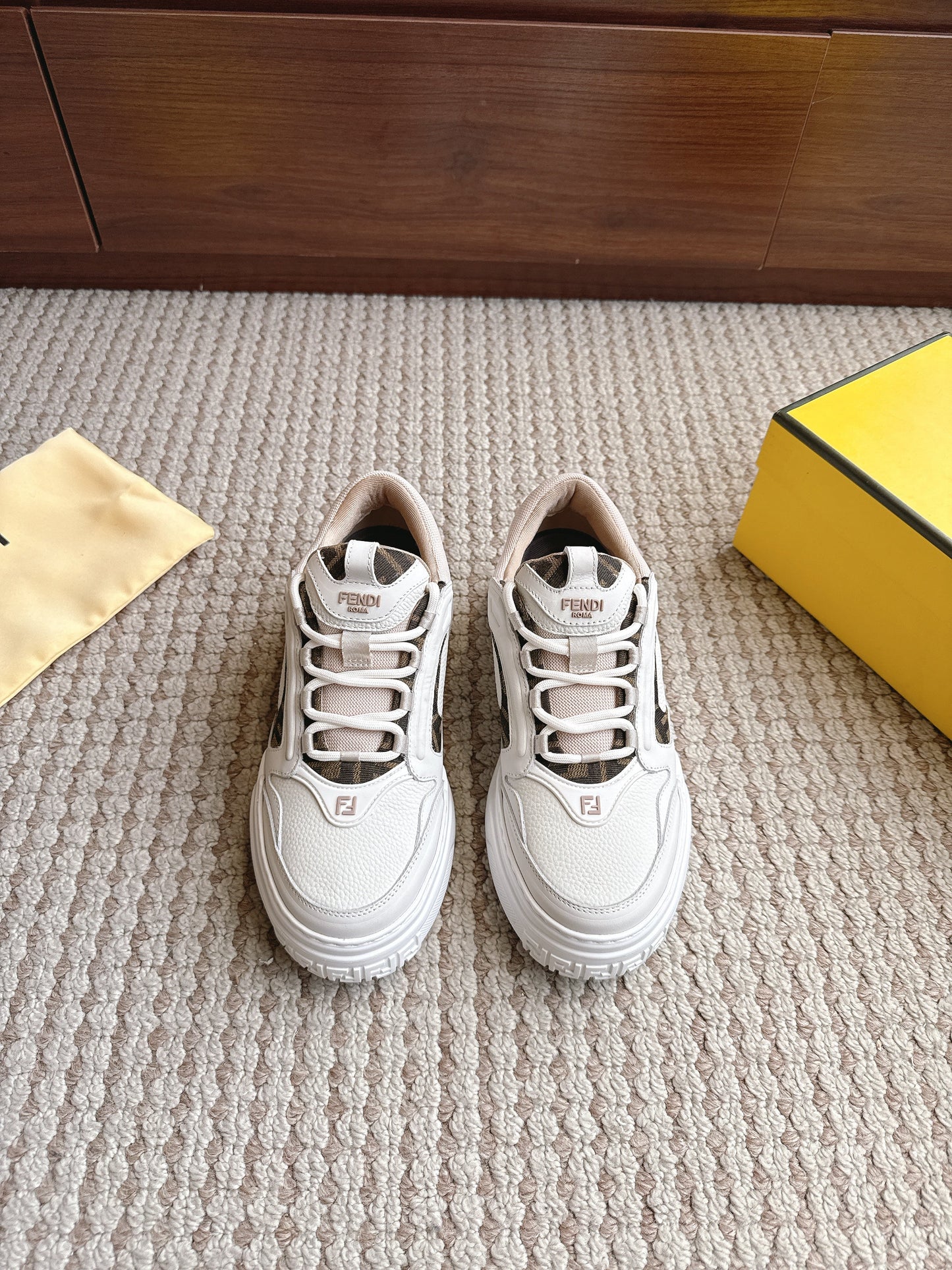Fendi Force Light Grey