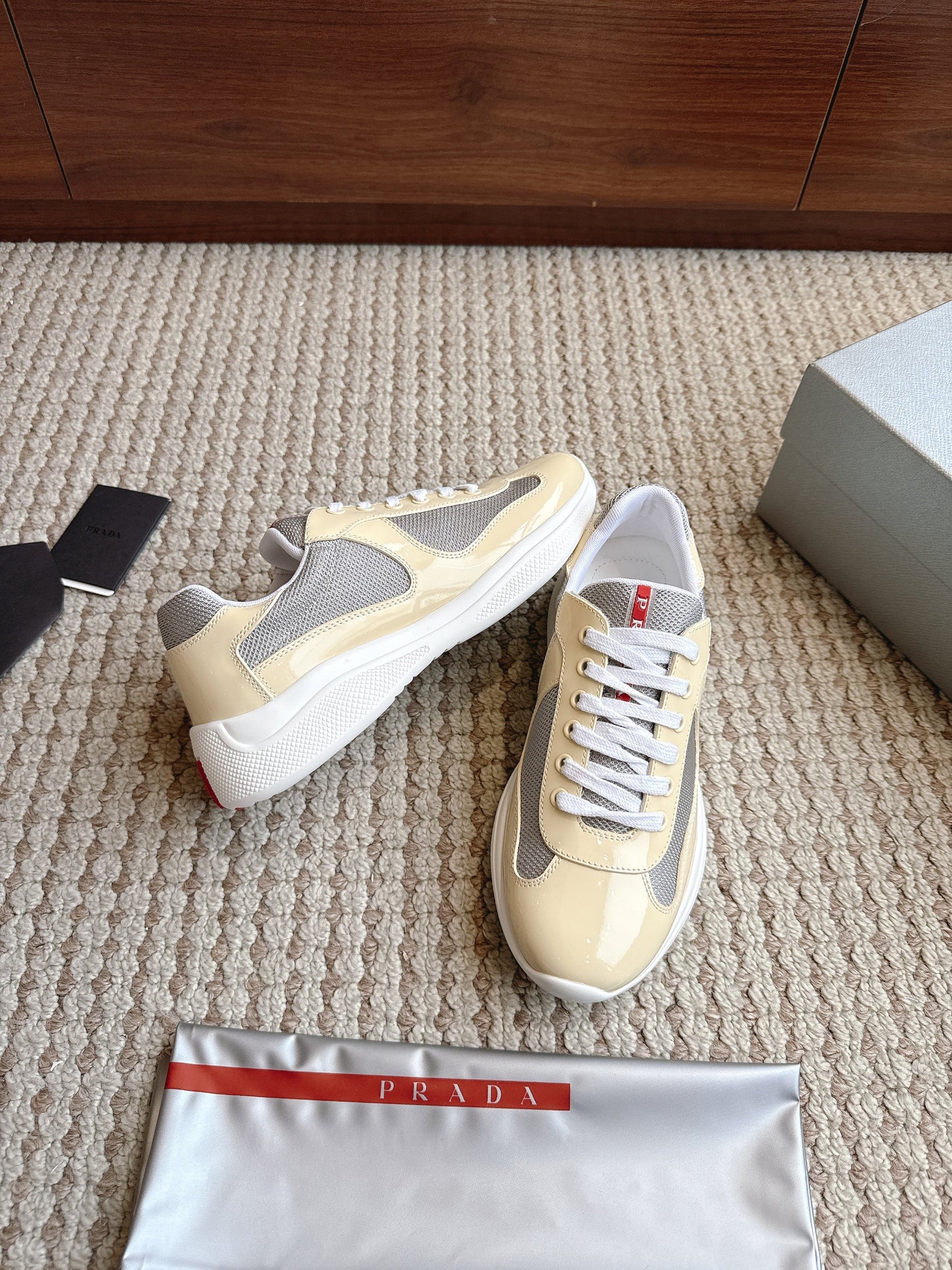 Prada America's Cup - (CREAM/GREY)