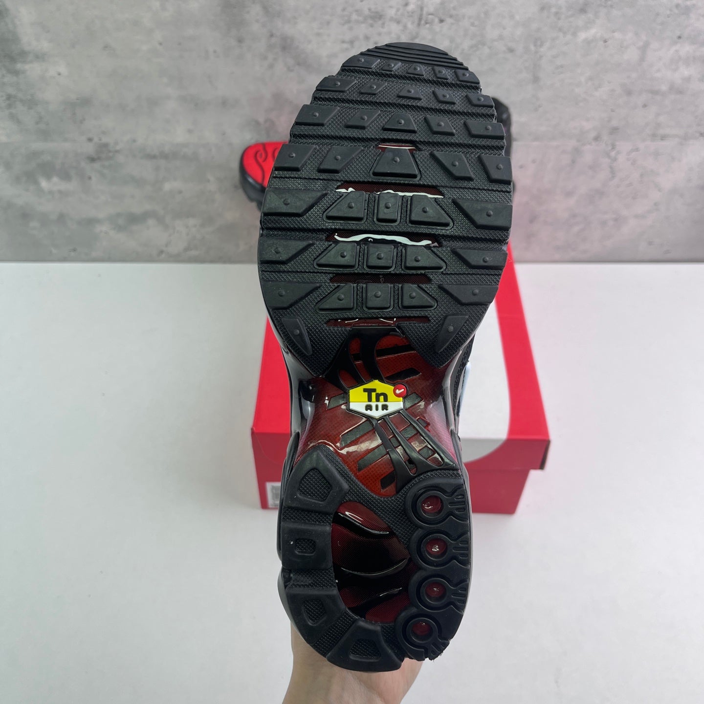 Nike Air Max Plus TN Gradient Black Red