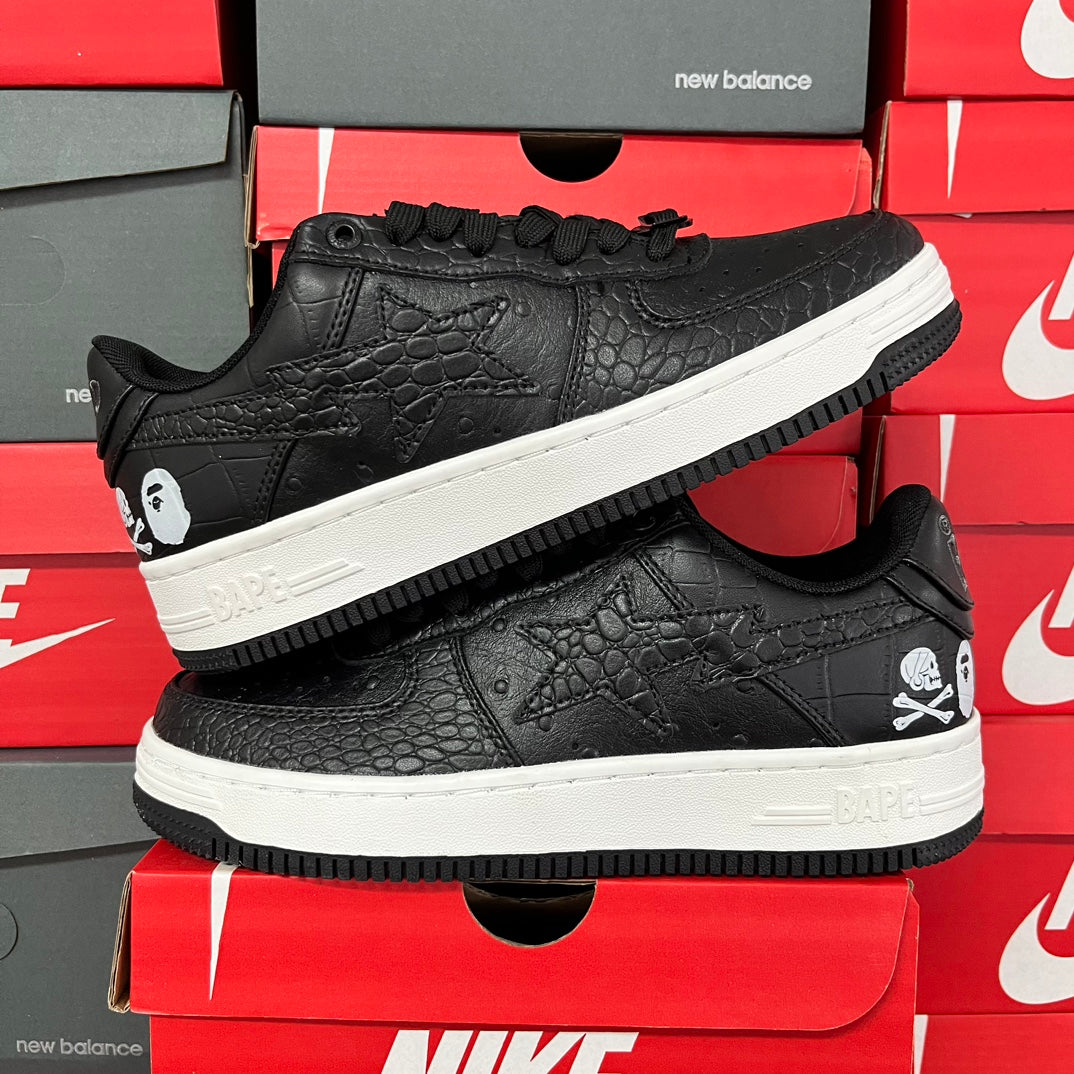A Bathing Ape Bapesta Skull - (BLACK/WHITE)