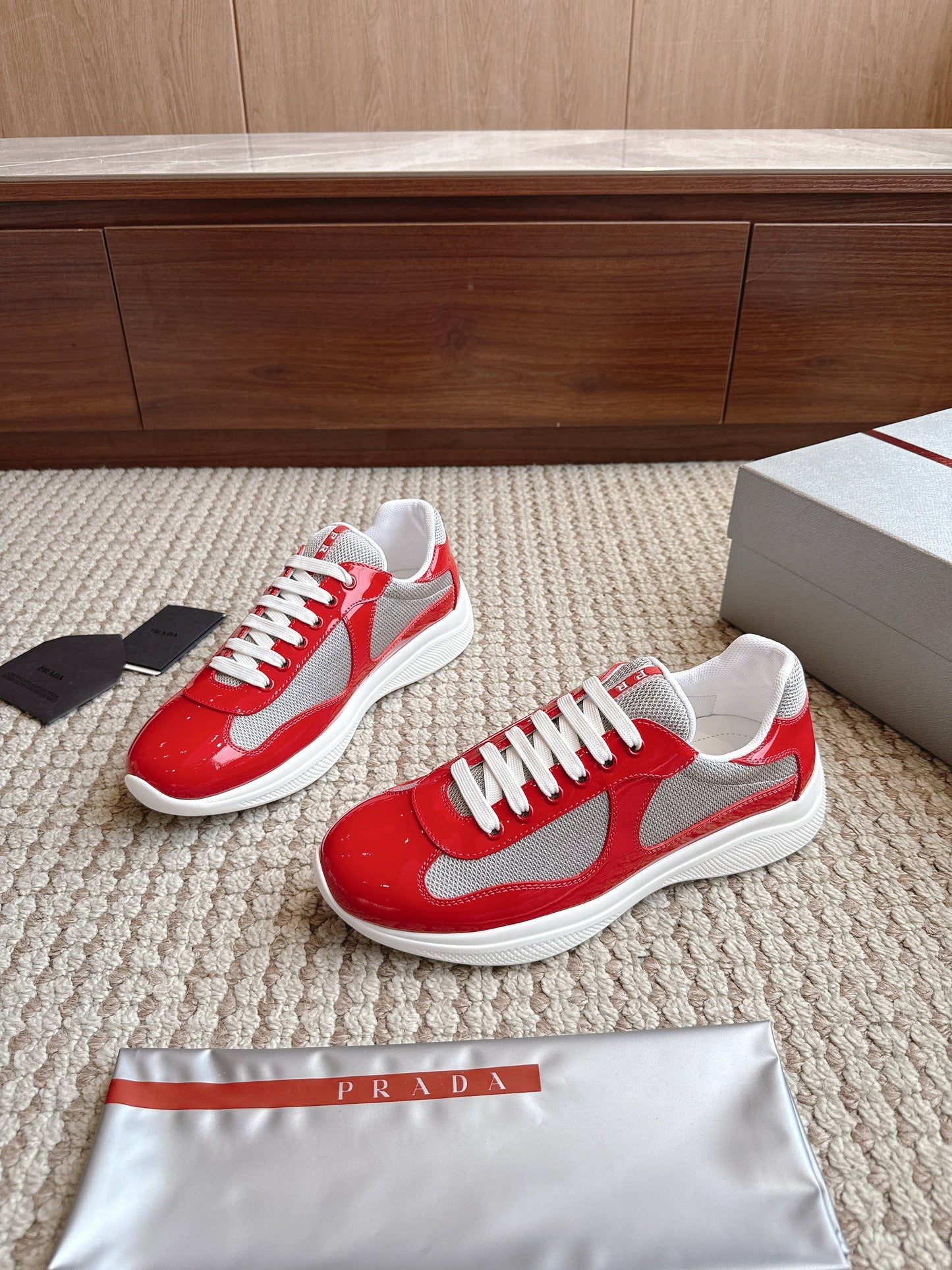 Prada America's Cup - (RED/GREY)