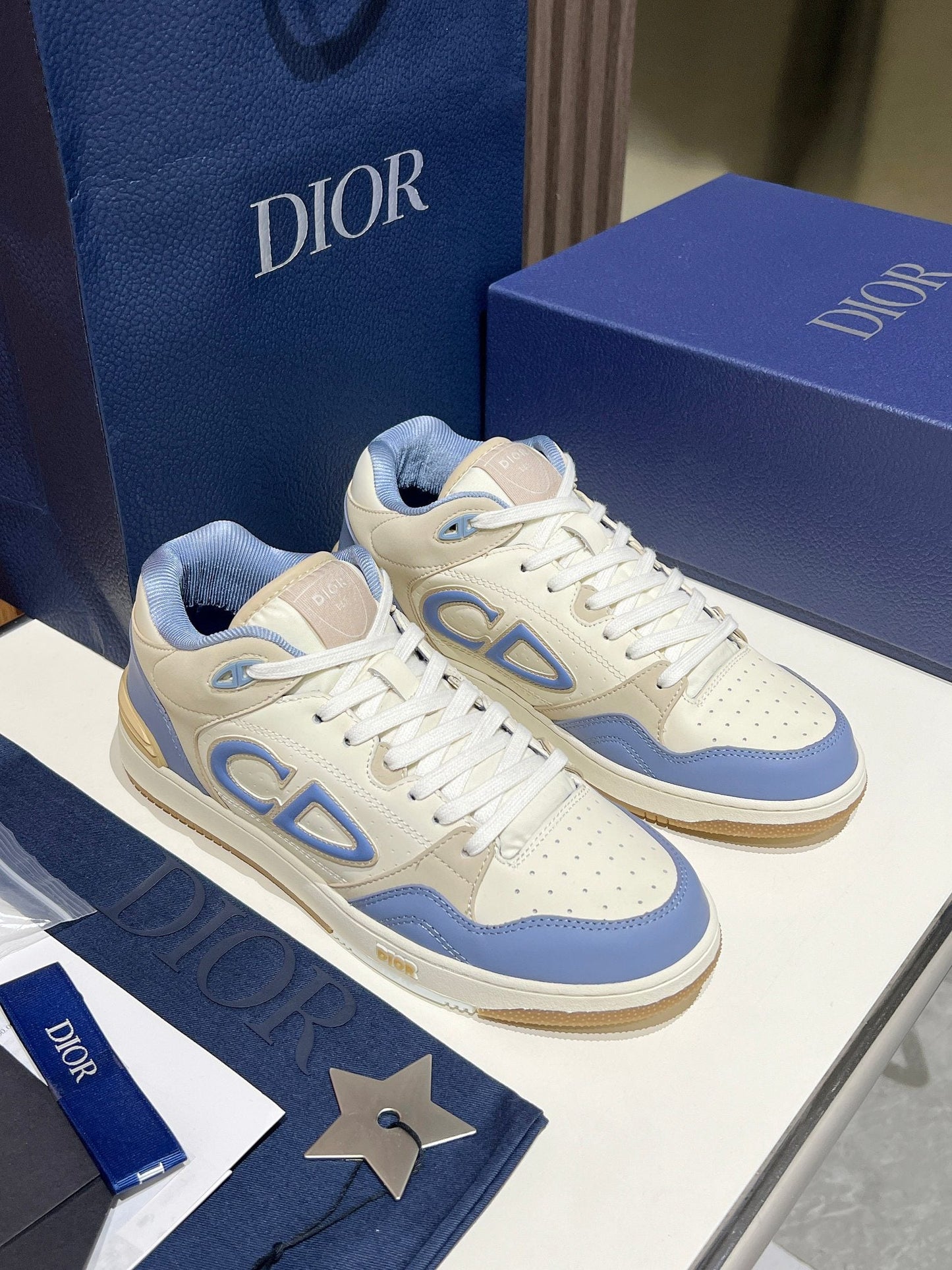 Dior B57 Mid Blue/Cream/Light