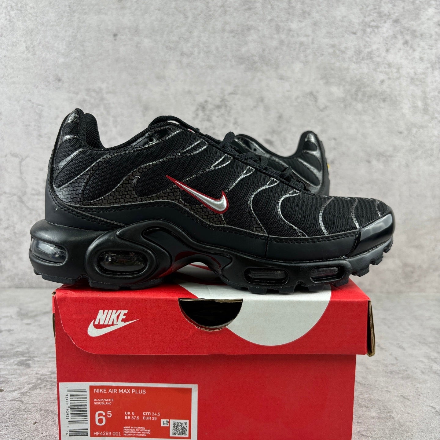 Nike Air Max Plus TN Metallic Black Red