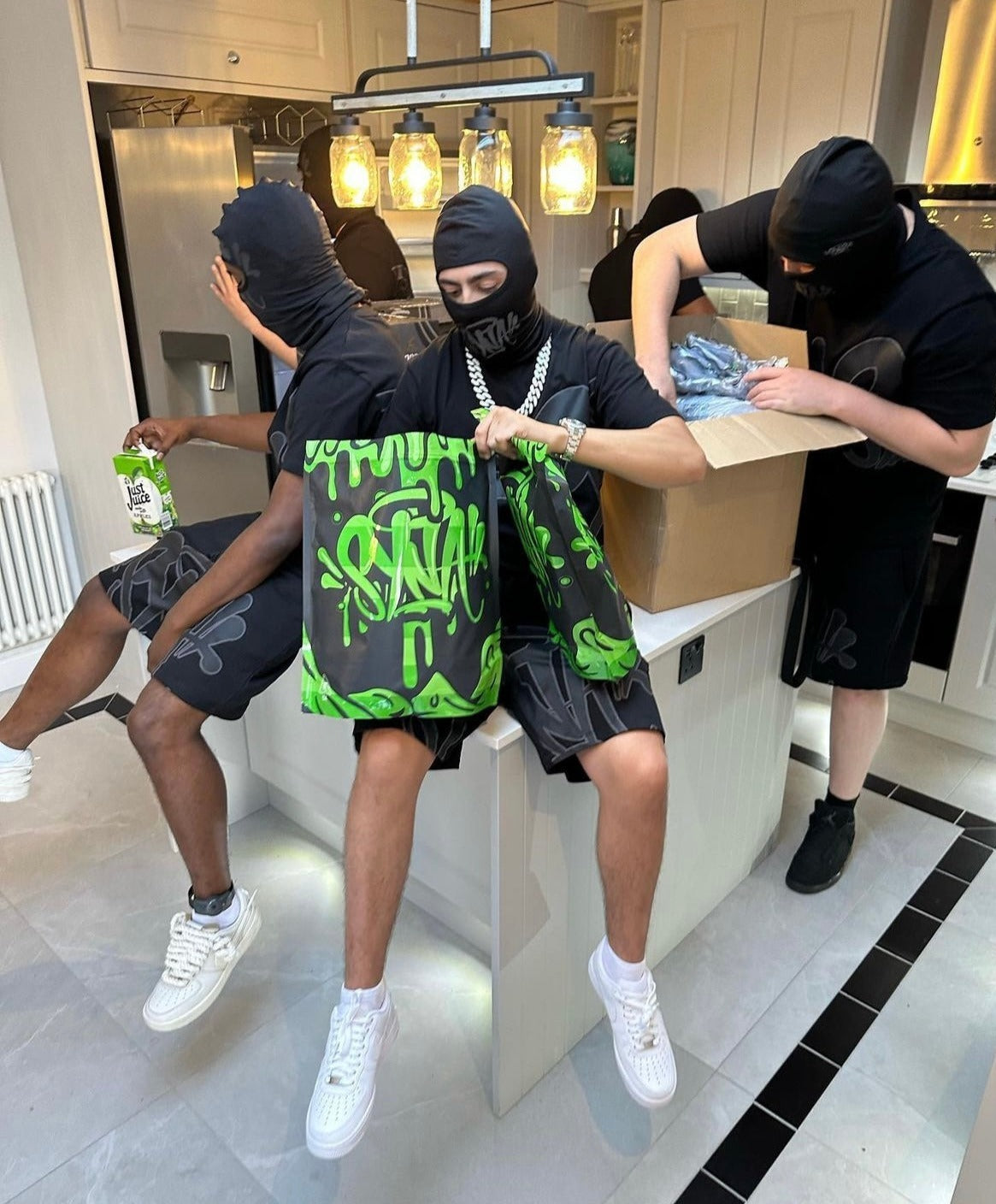 Syna Balaclava Black